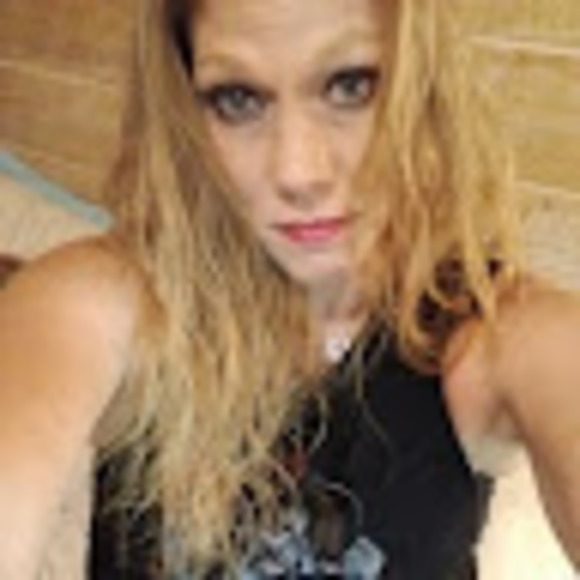 Meet your Posher, Nikki - Picture 1 of 1